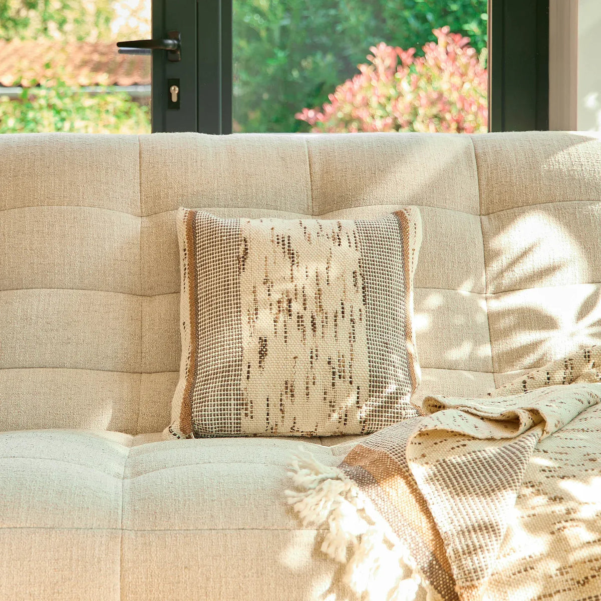 Coussin en laine et soie - 45 x 45 cm - Brun