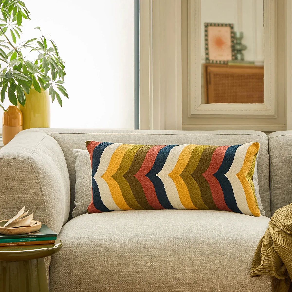 Coussin brodé en lin et coton - 30 x 70 cm - Vert, bronze et jaune - Design by Floriane Jacques