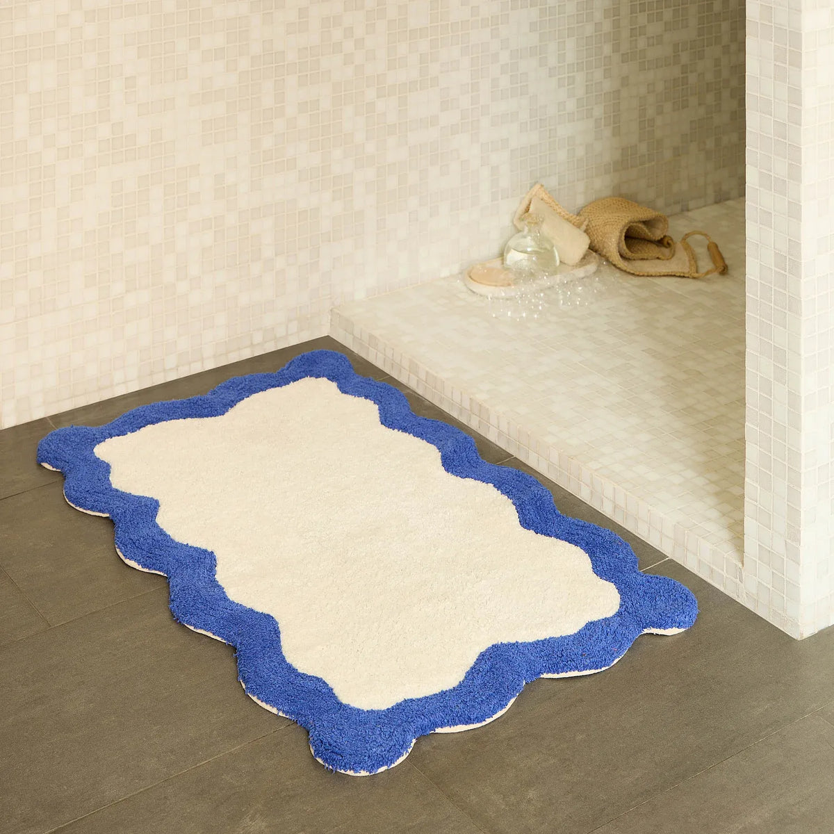 Tapis de bain festonné en coton naturel - 1200 g/m² - 50 x 80 cm - Bleu azur