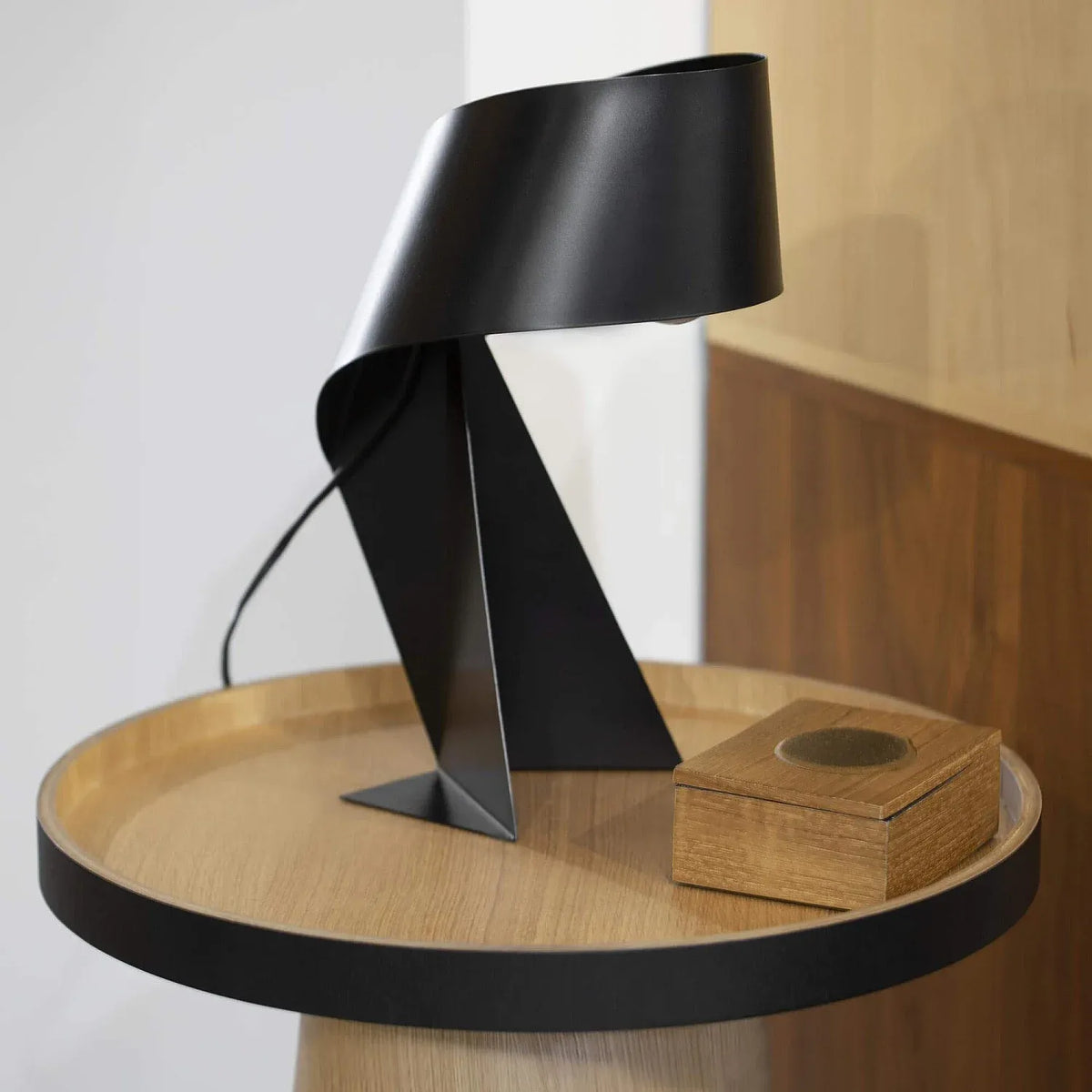 Lampe de table en métal - 35 cm - Noir - Design by Claire Norcross