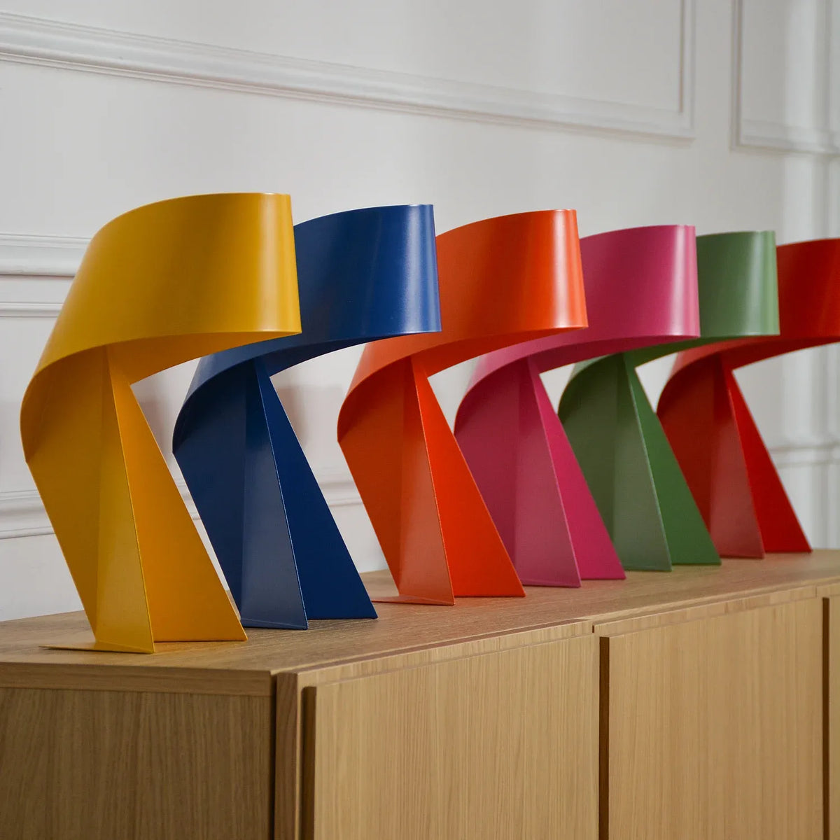 Édition limitée - Lampe de table en métal - 35 cm - Jaune Soleil - Design by Claire Norcross