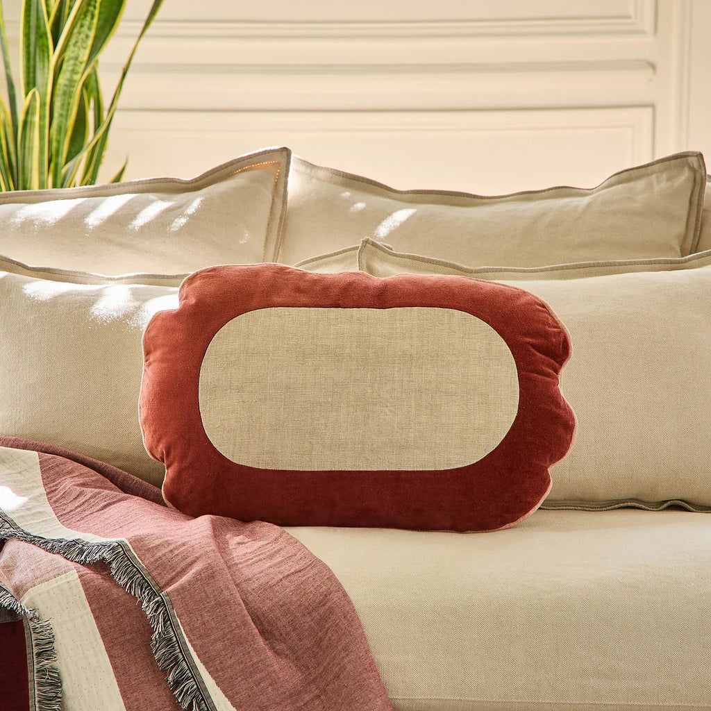 Coussin en lin et coton - 40 x 60 cm - Beige et bordeaux - Design par Floriane Jacques