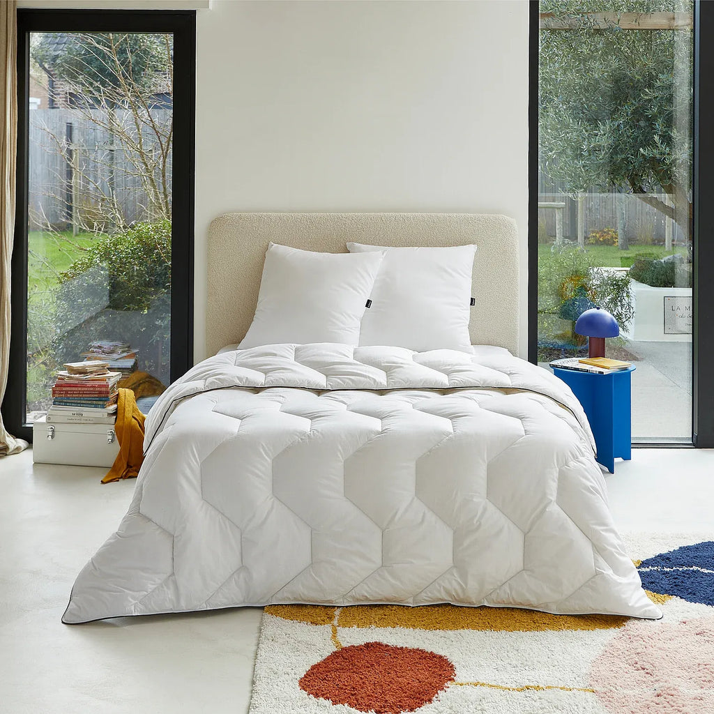 Oreiller ferme en synthétique - 650 g - 65 x 65 cm