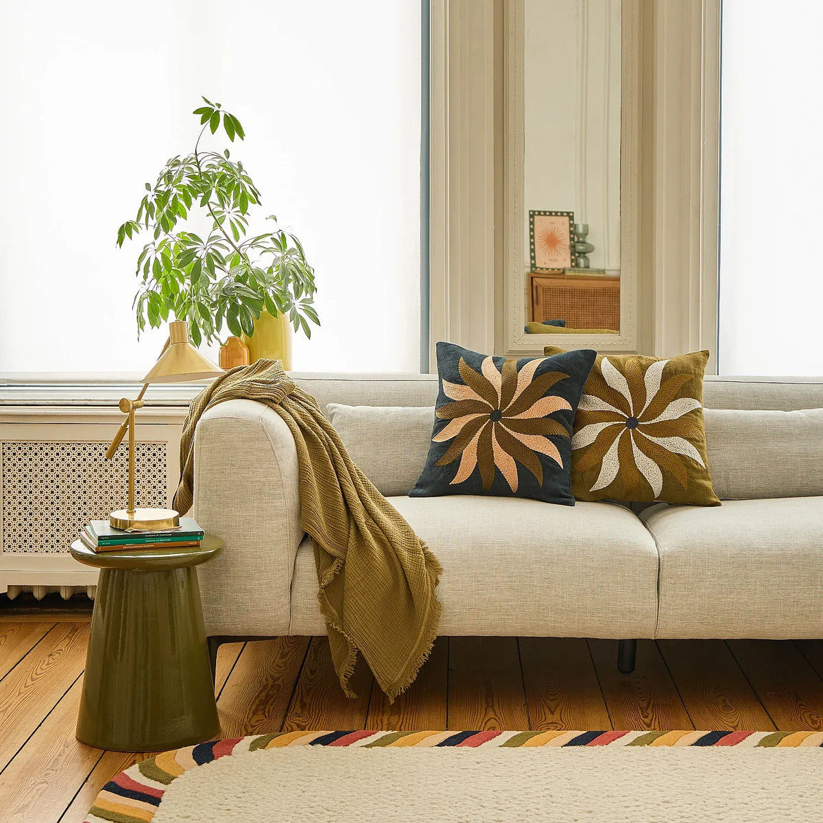 Coussin brodé en lin - 45 x 45 cm - Bronze - Design by Floriane Jacques
