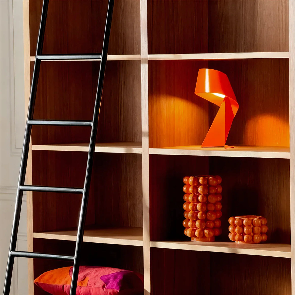 Édition limitée - Lampe de table en métal - 35 cm - Orange Tangerine - Design by Claire Norcross